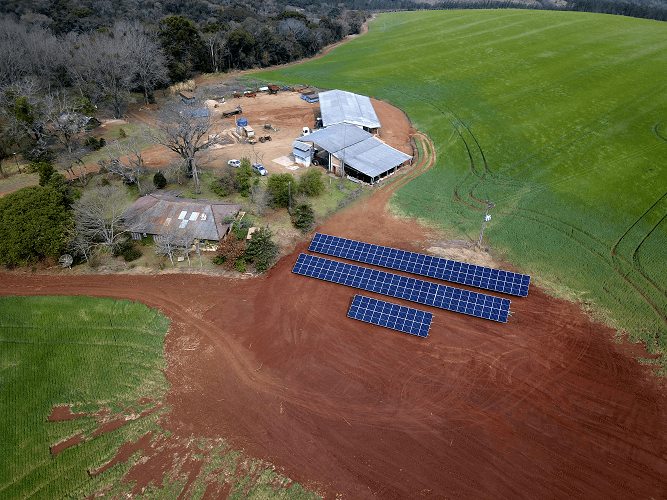 Cooperados da Frísia implantam energia solar nas propriedades