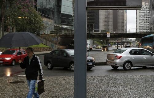 Excesso de chuva provoca estragos e acidentes nas estradas. Problema pode se agravar nos próximos dias