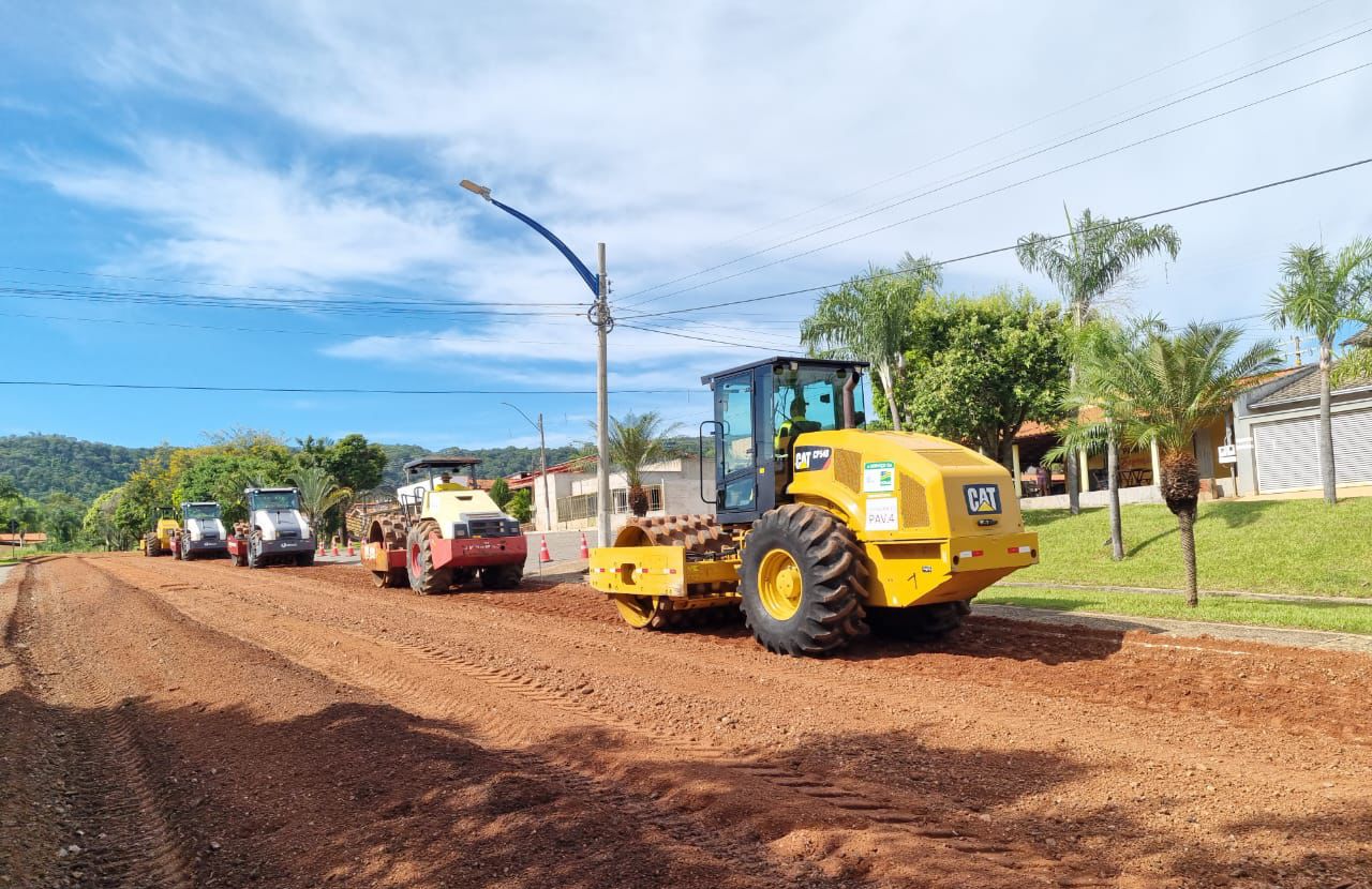 Goinfra realiza restauração da GO-518 na região de Córrego do Ouro e Buriti de Goiás