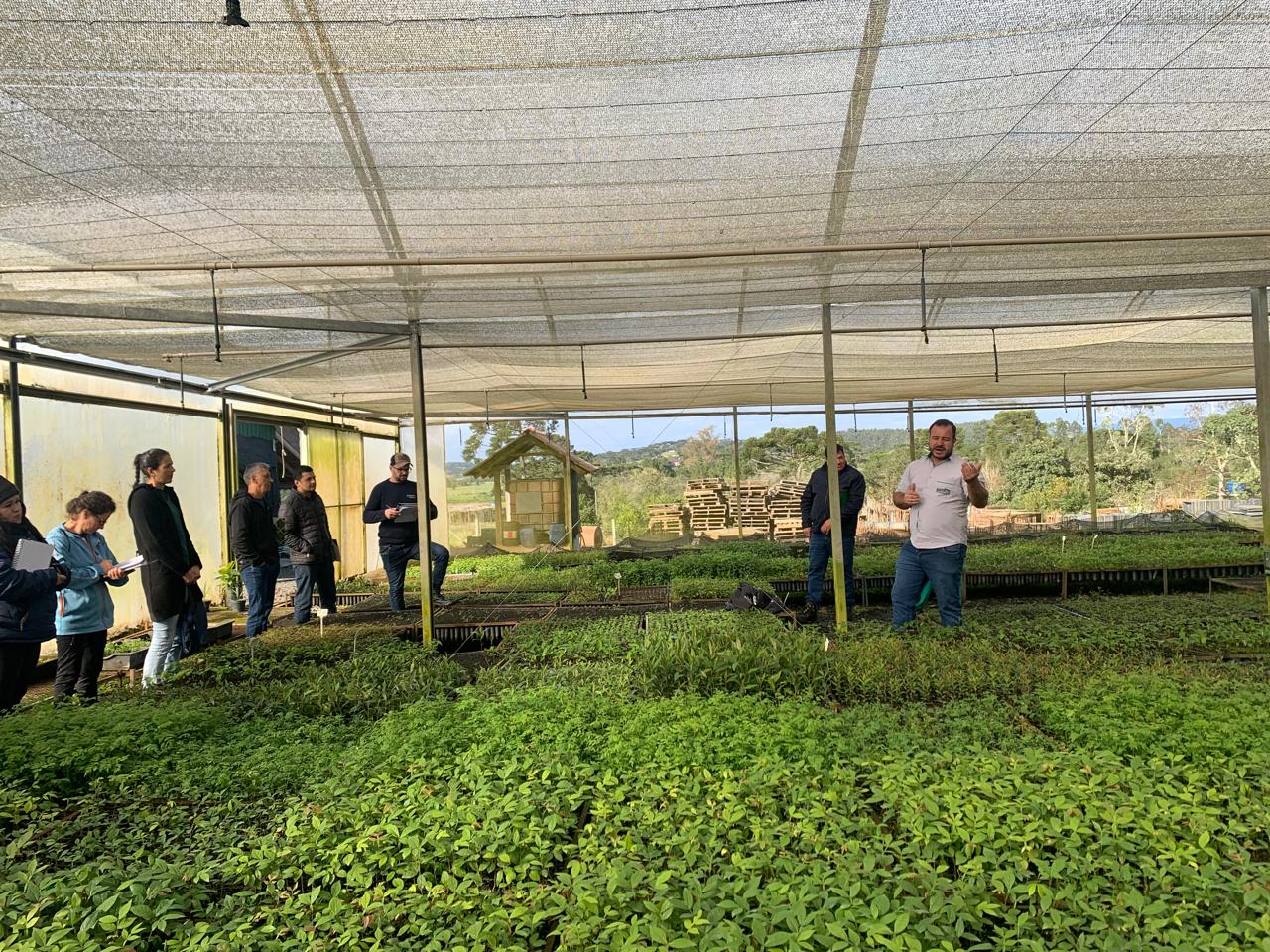 Alunos do novo Polo do Senar Santa Catarina encerram semestre com visita em Viveiro Florestal