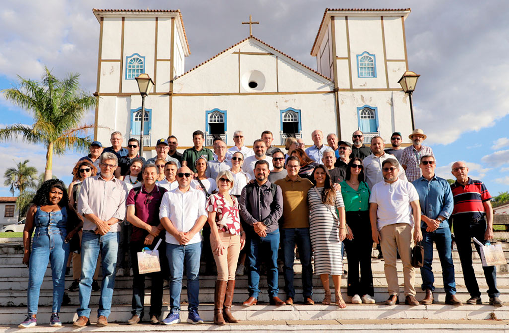 Emater Goiás leva dirigentes para dia de campo em Pirenópolis